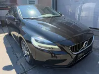 Gebraucht Volvo V40 Momentum 120 PS (88 kW) 2018 Schwarz Limousine