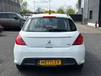 Gebraucht Peugeot 308 Active 120 PS (88 kW) 2012 Weiß Limousine