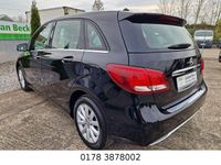 Gebraucht Mercedes B180 Style 122 PS (89 kW) 2015 Kosmosschwarz  metalliclack Van / Kleinbus