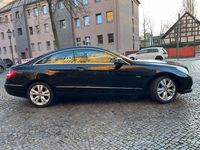 Gebraucht Mercedes E250 Elegance 204 PS (150 kW) 2011 Schwarz Coupé