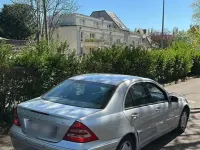 Second-hand Mercedes C220 145 CP (106 kW) 2001 Argintiu Berlinǎ