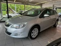 Gebraucht Opel Astra Design Edition 140 PS (102 kW) 2011 Silber Kombi