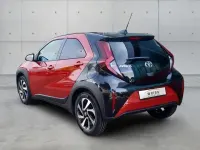 Neu Toyota Aygo X 72 PS (52 kW) 2025 Rot SUV