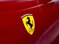 Gebraucht Ferrari 812 799 PS (587 kW) 2021 Rot Cabrio