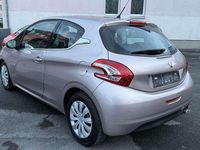 Gebraucht Peugeot 208 Allure 120 PS (88 kW) 2012 Lackierung pink quartz/blossom Kleinwagen