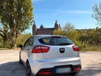 Usata Kia Rio 86 CV (63 kW) 2012 Argento Berlina