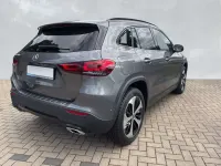Gebraucht Mercedes GLA250 Progressive 160 PS (117 kW) 2023 Mountaingrau metallic SUV