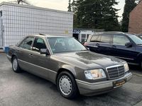 Gebraucht Mercedes E220 150 PS (110 kW) 1994 Braun Limousine