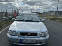 Gebraucht Volvo V40 100 PS (73 kW) 2000 Silber Kombi