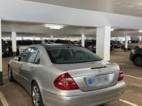Gebraucht Mercedes E270 Avantgarde 177 PS (130 kW) 2002 Silber Limousine
