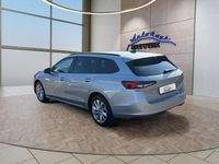 Gebraucht Skoda Superb 150 PS (110 kW) 2025 Aluminium silber Kombi