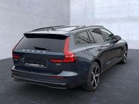 Gebraucht Volvo V60 Plus 197 PS (144 kW) 2024 Denim blue (blau) Kombi