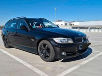 Gebraucht BMW 320 177 PS (130 kW) 2009 Schwarz Kombi
