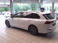 Gebraucht VW Golf VIII Style 150 PS (110 kW) 2023 Pure white Kombi