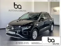 Gebraucht VW T-Roc Life 116 PS (85 kW) 2025 Deep black perleffekt (metallic) SUV