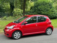 Gebraucht Toyota Aygo Cool 68 PS (50 kW) 2010 Rot Kleinwagen