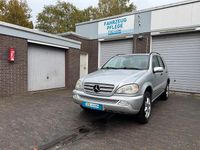 Gebraucht Mercedes ML270 163 PS (119 kW) 2004 Silber SUV
