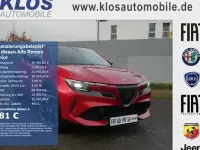 Neu Alfa Romeo Junior 145 PS (106 kW) 2026 Rot SUV