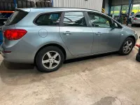Gebraucht Opel Astra 125 PS (91 kW) 2011 Grau Limousine