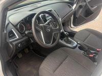 Gebraucht Opel Astra 102 PS (75 kW) 2014 Weiß Kleinwagen