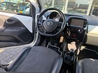Gebraucht Toyota Aygo 69 PS (50 kW) 2018 Weiß Kleinwagen