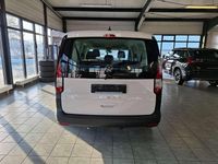 Gebraucht VW Caddy Maxi Basis 122 PS (89 kW) 2021 Candyweiß Van / Kleinbus