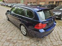 Gebraucht BMW 318 143 PS (105 kW) 2012 Blau Kombi