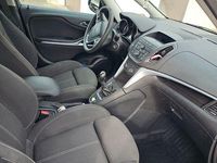 Gebraucht Opel Zafira Tourer Edition 131 PS (96 kW) 2012 Weiß Van / Kleinbus