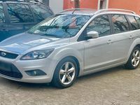Gebraucht Ford Focus 105 PS (77 kW) 2010 Silber Limousine