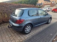 Gebraucht Peugeot 307 109 PS (80 kW) 2005 Blau Limousine