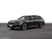 Gebraucht BMW 540 286 PS (210 kW) 2025 Sophistograu brillanteffekt metallic Kombi