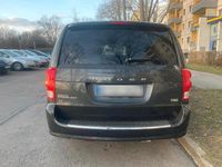 Gebraucht Dodge Grand Caravan SXT 238 PS (175 kW) 2012 Schwarz Van / Kleinbus