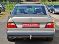 Second-hand Mercedes E200 118 CP (86 kW) 1989 Gri Berlinǎ