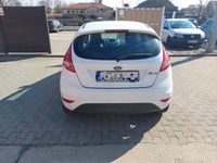 Gebraucht Ford Fiesta Trend 82 PS (60 kW) 2011 Weiß Kleinwagen