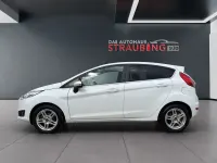 Gebraucht Ford Fiesta Titanium 105 PS (77 kW) 2013 Weiß Limousine
