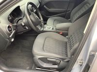 Gebraucht Audi A3 Attraction 110 PS (80 kW) 2016 Grau metallic Limousine