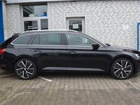 Gebraucht Skoda Superb Style 150 PS (110 kW) 2023 Schwarz Kombi