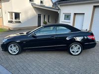 Gebraucht Mercedes E200 184 PS (135 kW) 2011 Schwarz Cabrio