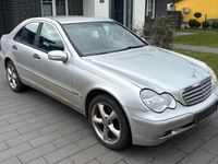 Gebraucht Mercedes C180 129 PS (94 kW) 2001 Grau Limousine