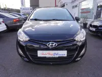 Gebraucht Hyundai i20 Life 101 PS (74 kW) 2015 Schwarz Limousine