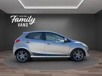 Używany Mazda 2 Dynamic 103 KM (75 kW) 2009 Srebrny Hatchback