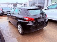 Gebraucht Peugeot 308 Active 131 PS (96 kW) 2018 Schwarz Limousine