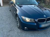 Gebraucht BMW 320 184 PS (135 kW) 2011 Blau Kombi