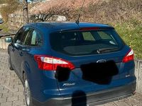 Gebraucht Ford Focus Titanium 105 PS (77 kW) 2014 Blau Limousine