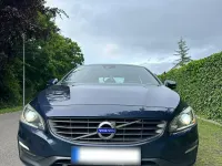 Gebraucht Volvo V60 163 PS (119 kW) 2014 Blau Kombi