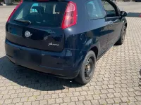 Gebraucht Fiat Grande Punto 65 PS (47 kW) 2011 Blau Kleinwagen