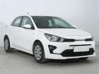 Używany Kia Rio Vision 101 KM (74 kW) 2022 Biały Sedan/Limuzyna