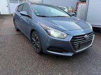 Gebraucht Hyundai i40 Style 141 PS (103 kW) 2016 Mineral blue / met Kombi