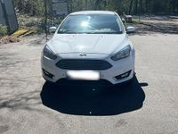 Gebraucht Ford Focus 120 PS (88 kW) 2018 Weiß Kombi