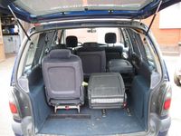 Second-hand Renault Espace 140 CP (102 kW) 2000 Albastru Break